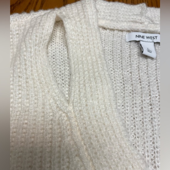 NWT Women's Nine West Ivory 
Twist-Front Cutout
Sweater Size Large - Picture 6 of 9